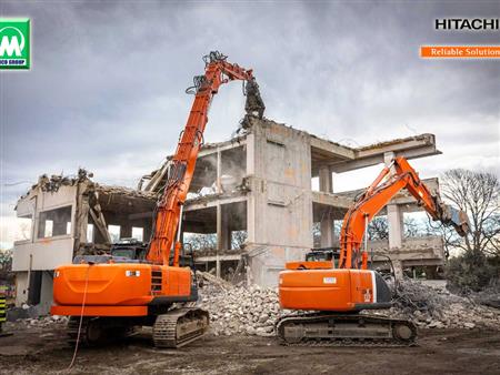 Máy đào bánh xích phá dỡ công trình Hitachi