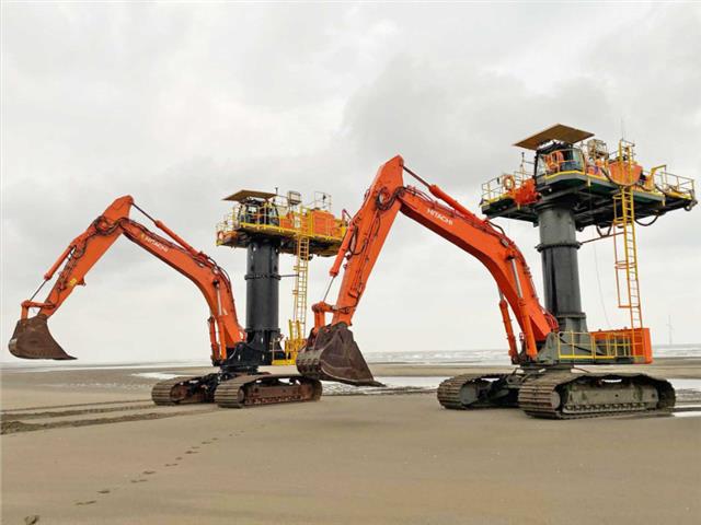Máy đào Hitachi ZX870 Starfish xây dựng trang trại điện gió