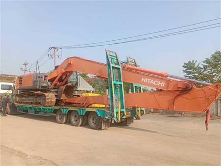 Máy đào bánh xích cần dài Hitachi ZX240LC-5G H18