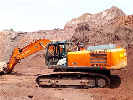 Máy đào bánh xích Tata Hitachi ZAXIS 370LCH