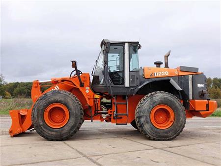 Máy xúc lật Hitachi 17 tấn ZW220-5A