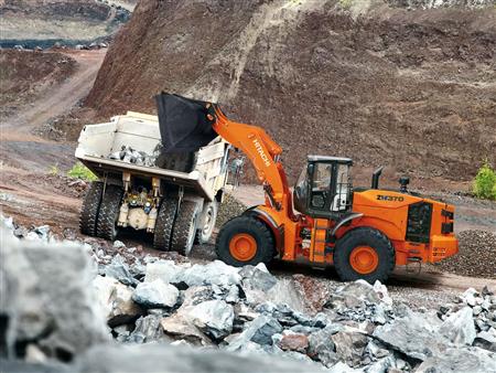 Máy xúc lật Hitachi ZW370-5A