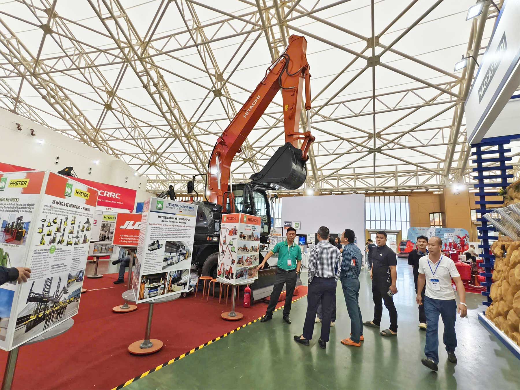 ​Máy đào bánh lốp Hitachi ZX170W 17 tấn là sản phẩm chủ lực MICO GROUP giới thiệu tại các Triển lãm.&nbsp;