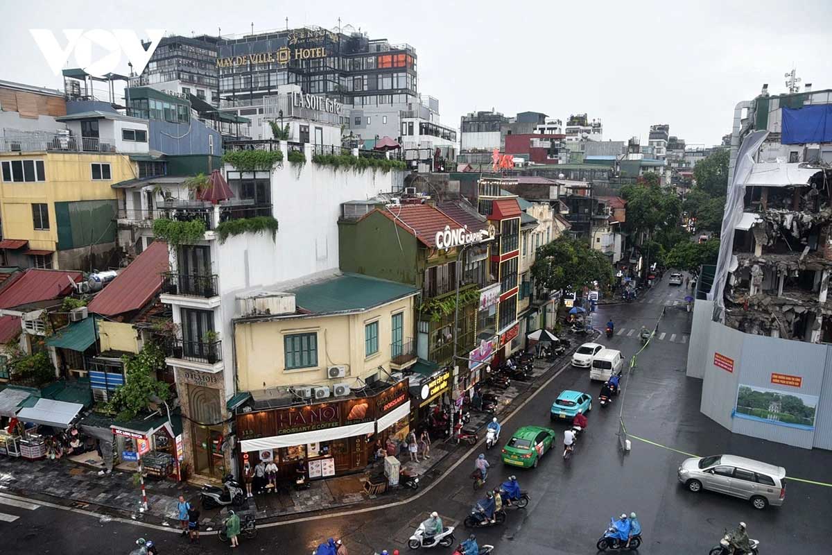 Toàn cảnh phá dỡ tòa nhà Hàm Cá Mập nhìn từ trên cao