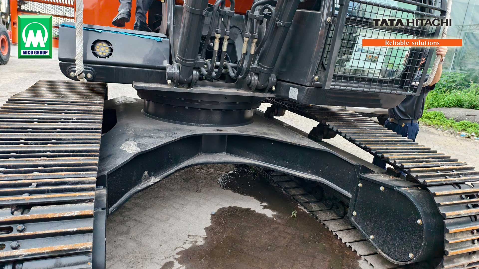 Máy đào bánh xích Tata Hitachi EX210LC Prime