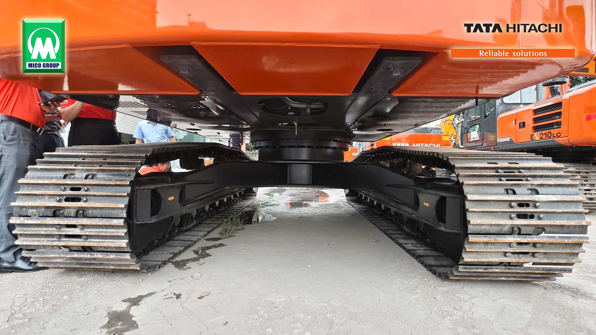 Máy đào bánh xích Tata Hitachi EX210LC Prime