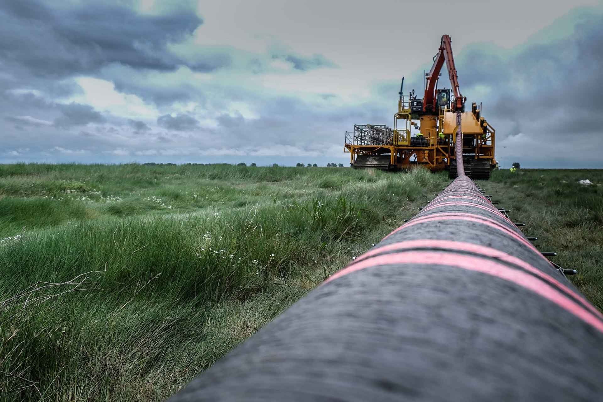 Máy đào rãnh Hitachi Sunfish sử dụng tại trang trại gió ngoài khơi