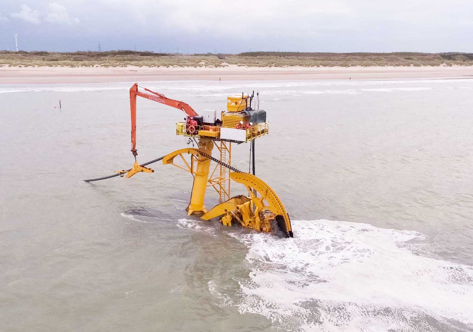 Máy đào rãnh Hitachi Sunfish sử dụng tại trang trại gió ngoài khơi