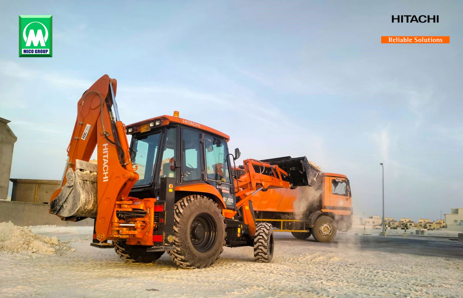Hitachi BX100 tiết kiệm nhiên liệu & đảm bảo hoạt động tiết kiệm chi phí hơn.