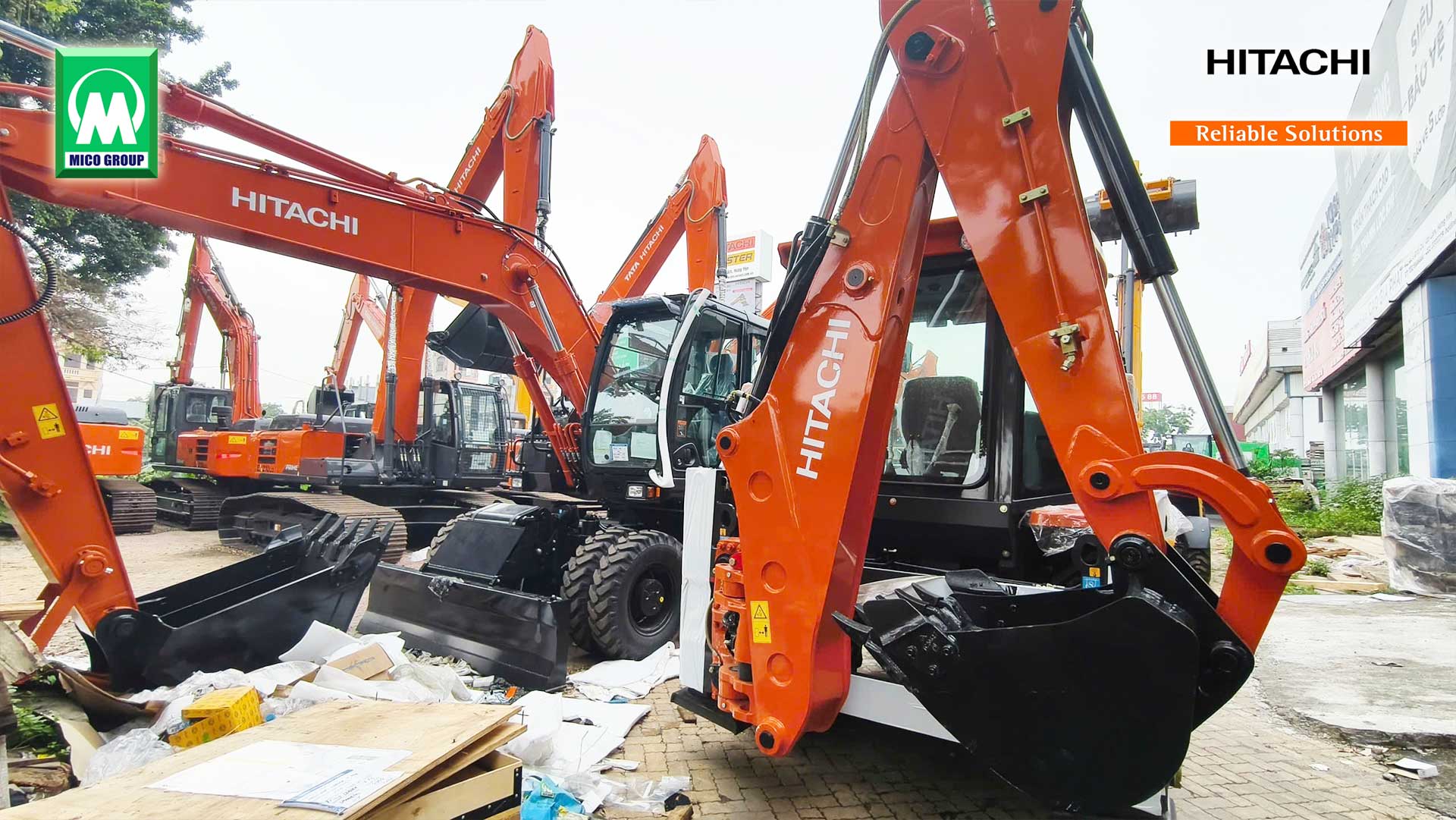 Máy xúc đào liên hợp Hitachi BX100 với gầu đào 0.3m3