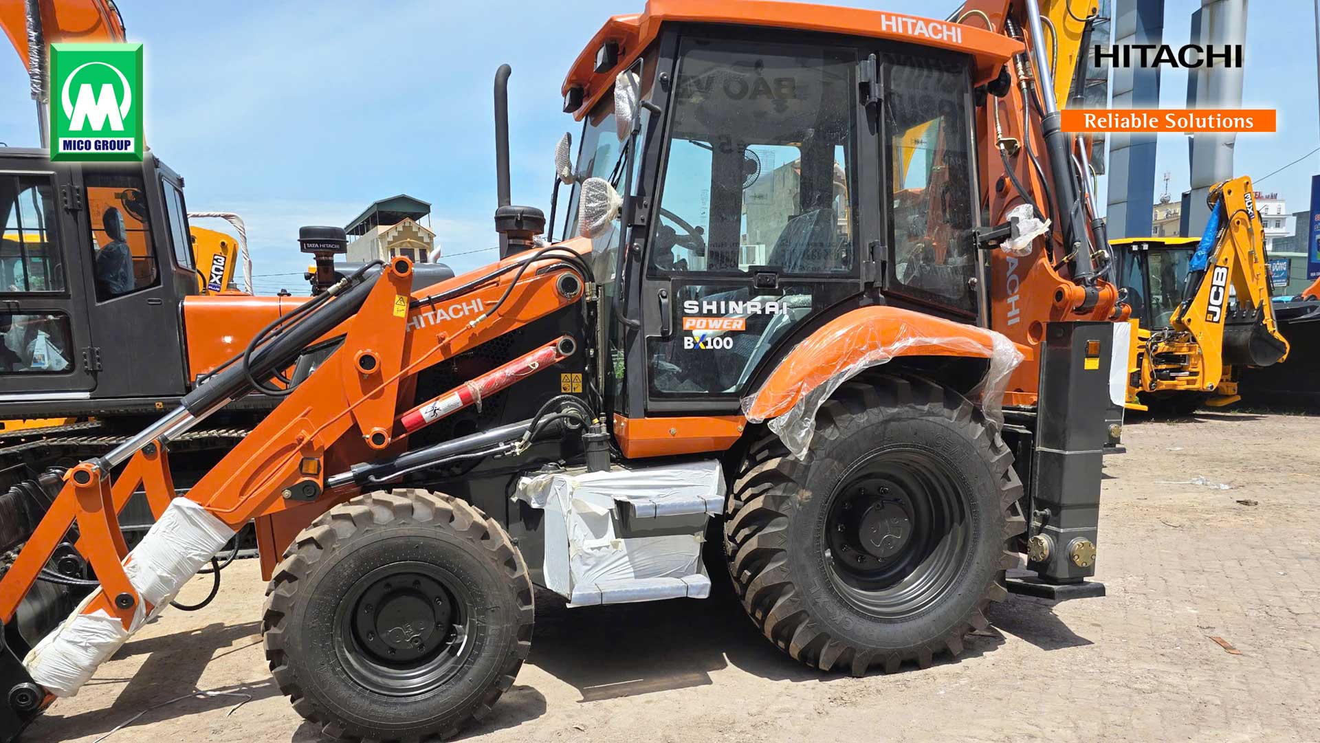 Máy xúc đào liên hợp Hitachi BX100 Shinrai Power 4x4